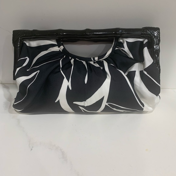 Banana Republic Handbags - Banana Republic Black and White Purse